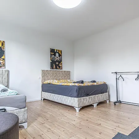 Apartment Comfy 3br With Garden, Up To 10 People *