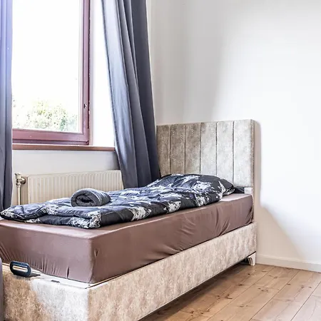 Apartment Comfy 3br With Garden, Up To 10 People *