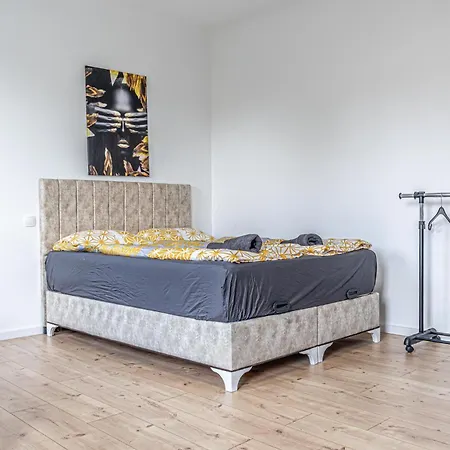 Apartment Comfy 3br With Garden, Up To 10 People