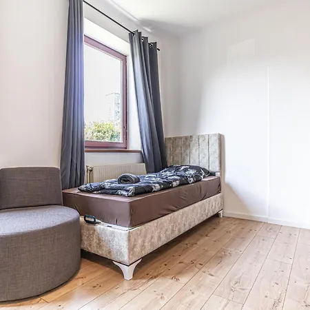 Comfy 3br With Garden, Up To 10 People Apartment *
