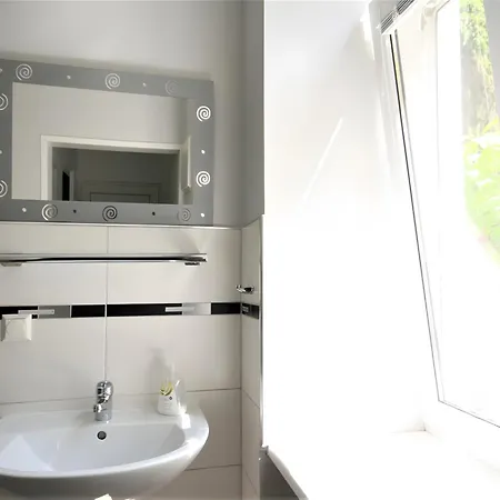 Apartment Modern Flat With 2 Rooms, Close To Schoenbrunn *