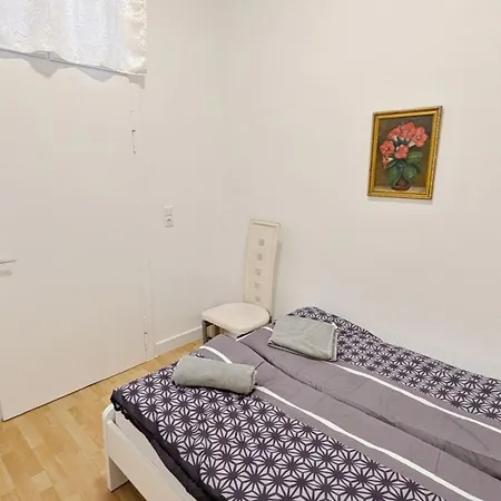 Cozy In Stadthalle Area Homestay