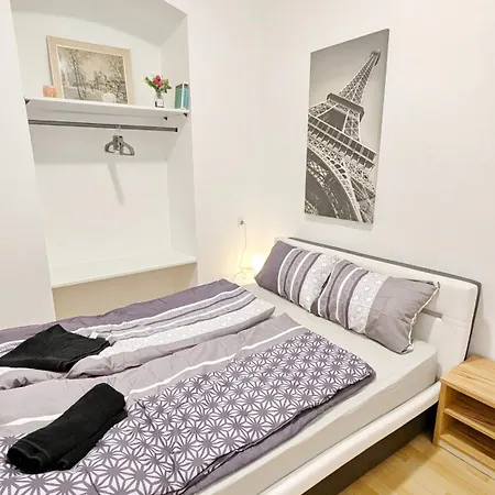Cozy In Stadthalle Area Homestay