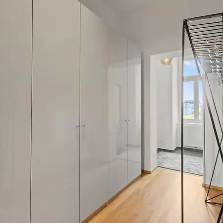 Close To Shopping Street I 2 Minutes To Naschmarkt Viena