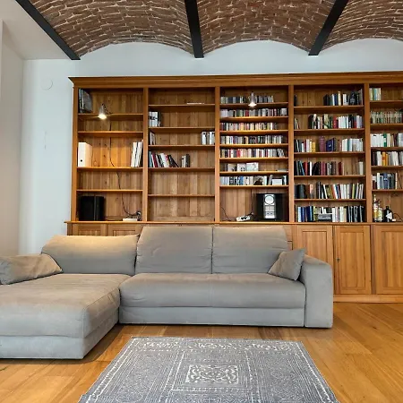 Spacious And Cosy Loft Favorita Apartment *