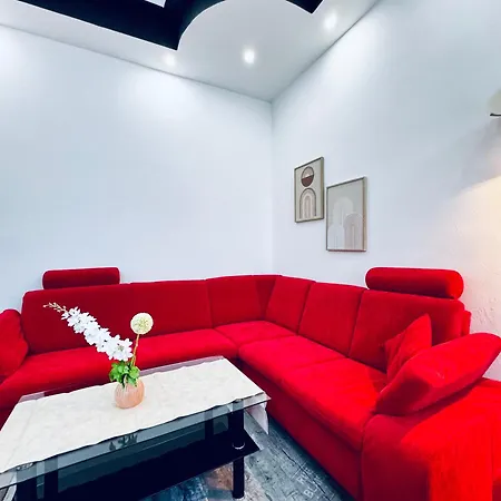 Lovely 2br Next To Akh