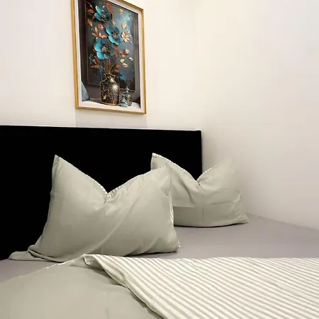 Apartment Lovely 2br Next To Akh