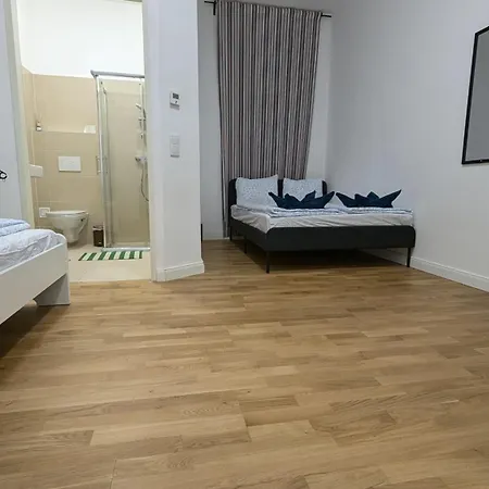 Spacious In A Lively Area Apartament