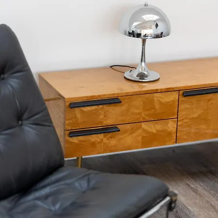 Отель Design & Budget Schoenbrunn
