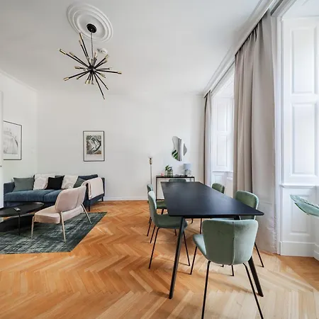 Franz By Home1 Apartmán *