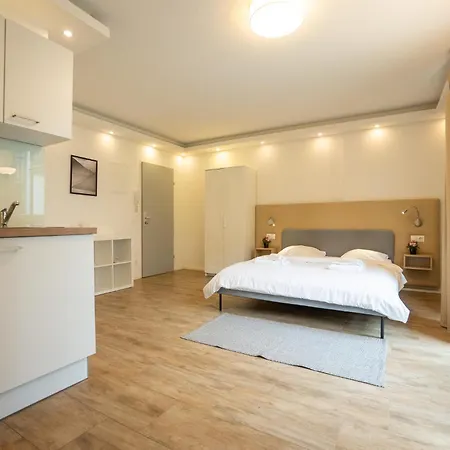 Comfort With Queen-size Bed, Self Check-in *