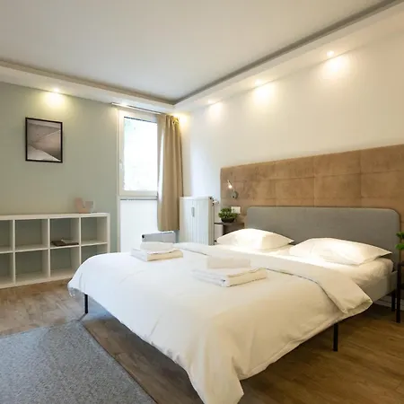 Comfort With Queen-size Bed, Self Check-in *
