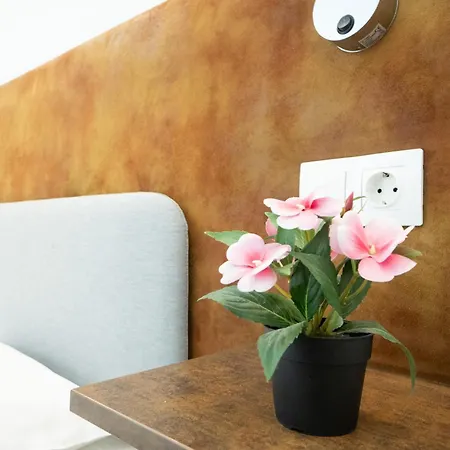 Comfort With Queen-size Bed, Self Check-in