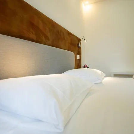 Comfort With Queen-size Bed, Self Check-in *