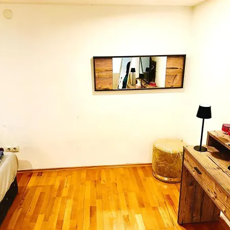 Apartmán Charming At Maerzstrasse Close To Attractions Vídeň