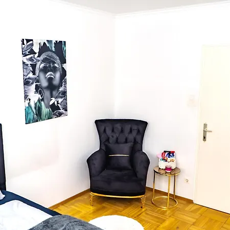Spacious 5 Minutes To Wiener Stadthalle Cg Apartment *