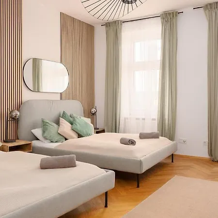 16 Guests I 4br I Near Danube I 5 Min To U1