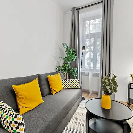 Close To U3 Metro I 15 Minutes To Shopping Street Apartment *