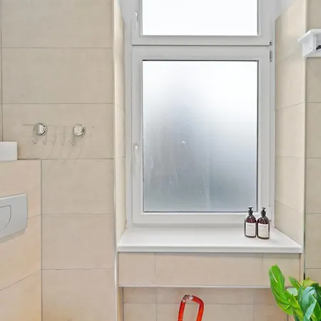 Close To U3 Metro I 15 Minutes To Shopping Street Vienna