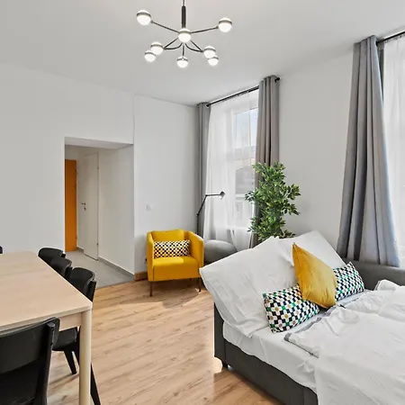 Close To U3 Metro I 15 Minutes To Shopping Street *