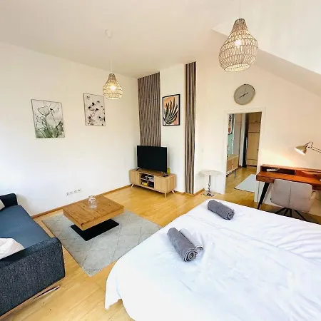 Apartment 1 Min To Metro I Balcony I 20 Min To Inner *