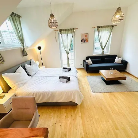 1 Min To Metro I Balcony I 20 Min To Inner Apartment Vienna