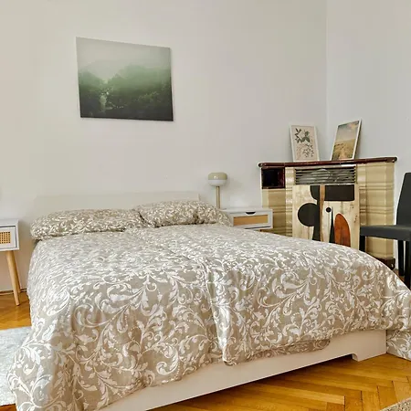 Apartman Spacious Stylish With Free Parking