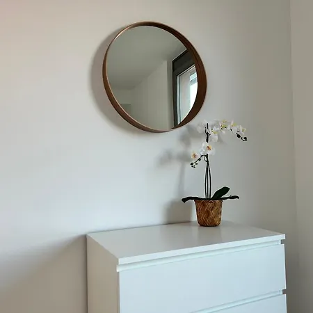 Modern 4 Bedroom Penthouse With Free Parking Apartment *