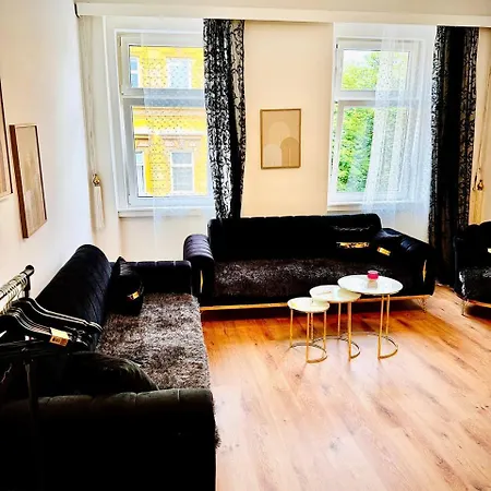 Apartment Cozy In Maerzstrasse Area Mz37 *