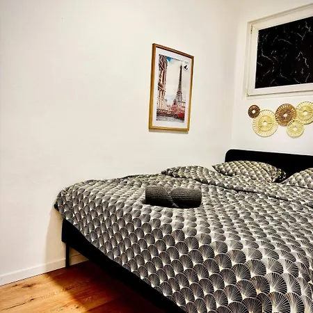 Apartment Cozy In Maerzstrasse Area Mz37