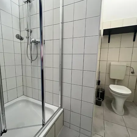 Apartment Stylish Modern For 4p With Private Garden