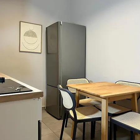 Stylish Modern For 4p With Private Garden *