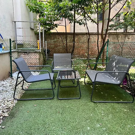 Apartment Stylish Modern For 4p With Private Garden