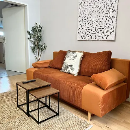 Apartment Stylish Modern For 4p With Private Garden