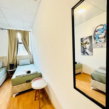 Stylish 2br Direct Access