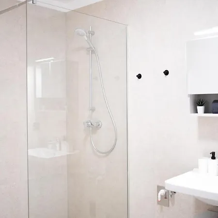 Apartment Design Premium With Balcony & Parking Vienna