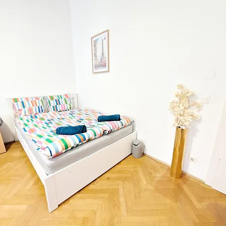 Apartment Cozy In Lugner Area