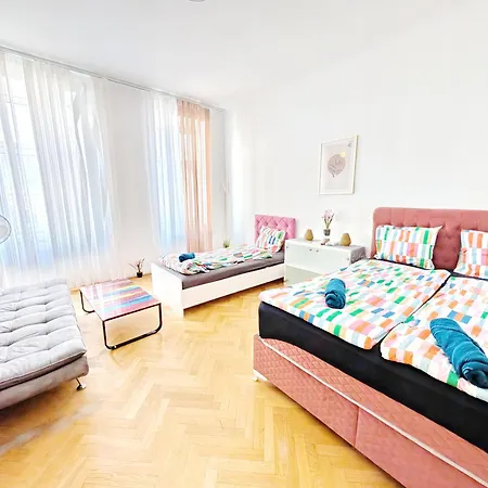 Cozy In Lugner Area Vienna