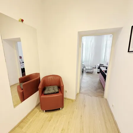 Cozy In Lugner Area Apartment *