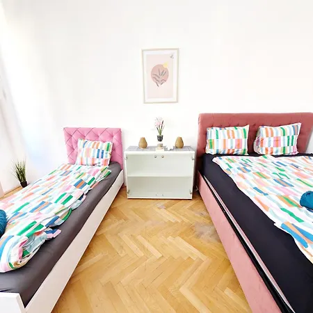 Cozy In Lugner Area Vienna