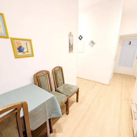 Apartment Cozy In Lugner Area Vienna