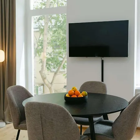 Calm 1br Perfect For 4-6 Metro Close To Naschmarkt Apartment Vienna