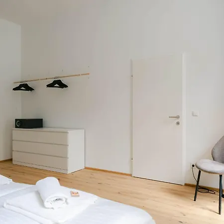 Calm 1br Perfect For 4-6 Metro Close To Naschmarkt Vienna