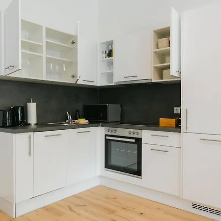 Calm 1br Perfect For 4-6 Metro Close To Naschmarkt