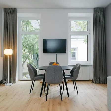 Calm 1br Perfect For 4-6 Metro Close To Naschmarkt Apartment *
