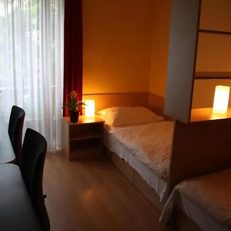 Strawberry Hostel *