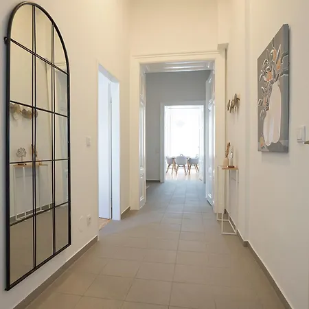 Apartmán Posh 107 M2 3br Flat In The Center Of *