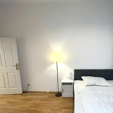 Charming Fully Furnished In Vienna