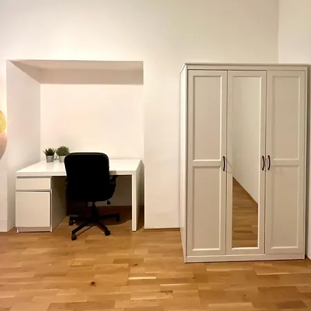 Charming Fully Furnished In * Vienna
