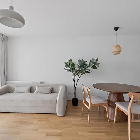 Hirsch Apartament *